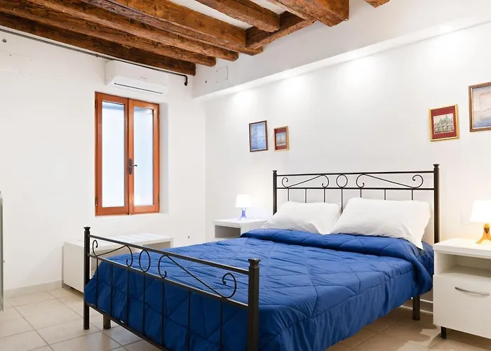 Sant'alvise Romantic شقة