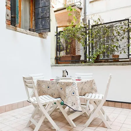 Sant'alvise Romantic 公寓 *